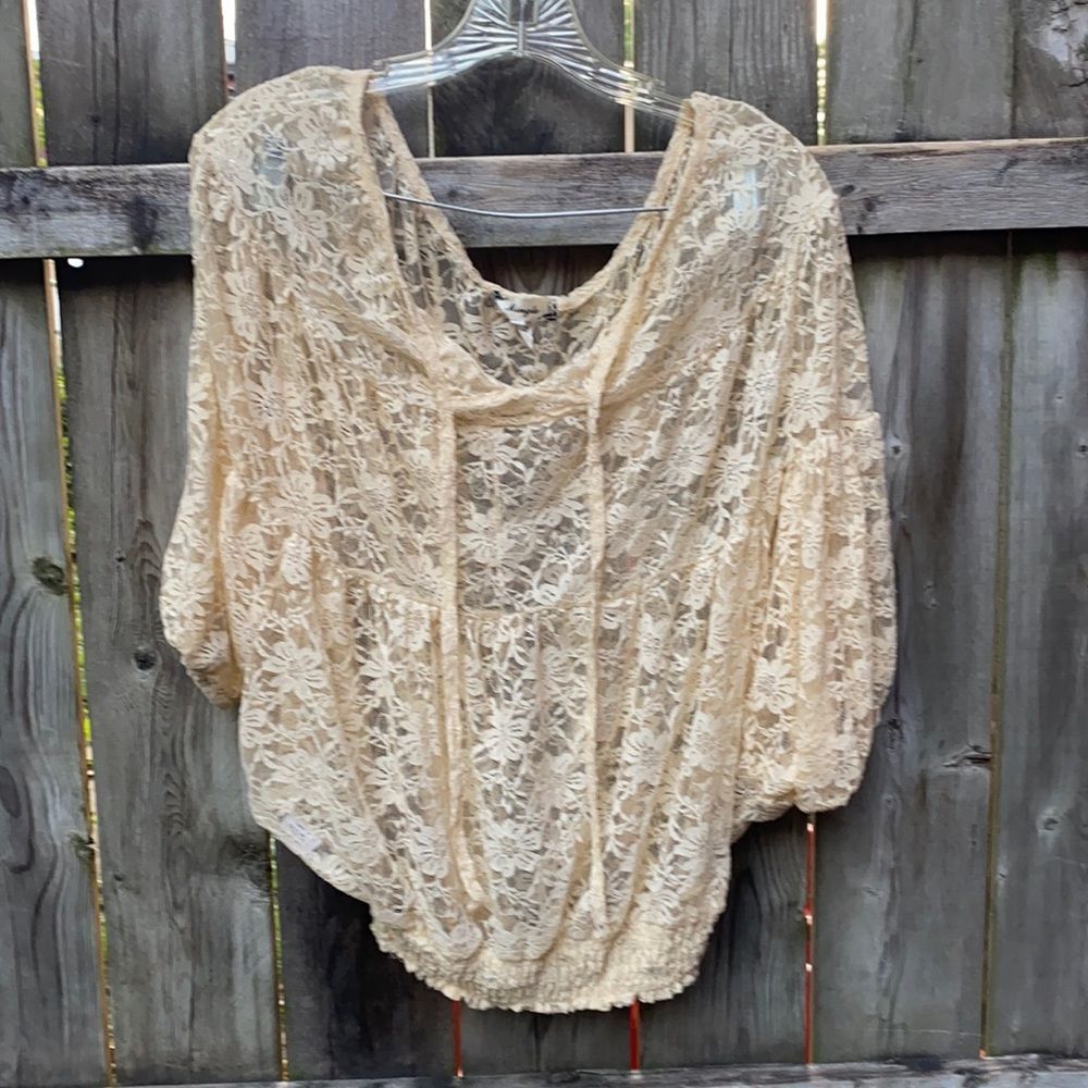 Mingle sheer lace top sz. S